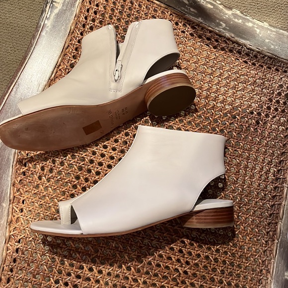 Vince open toe ankle shoe with zipper. - Picture 2 of 3